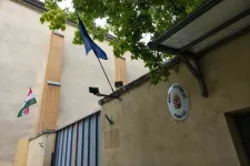 Kamu jelentés, sajtpapír, totális pánik – így reagáltak ellenzéki politikusok Tuzson Bence jelentésére
