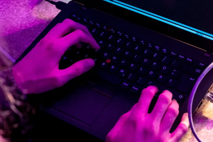 Az európai bombariadók után Romániában most vérengzéssel fenyegettek iskolákat és kórházakat