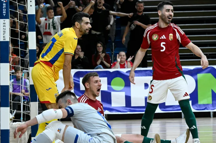 Botrány a román–magyar futsalmeccsen: petárdáztak és a pályára rohantak a hazai drukkerek