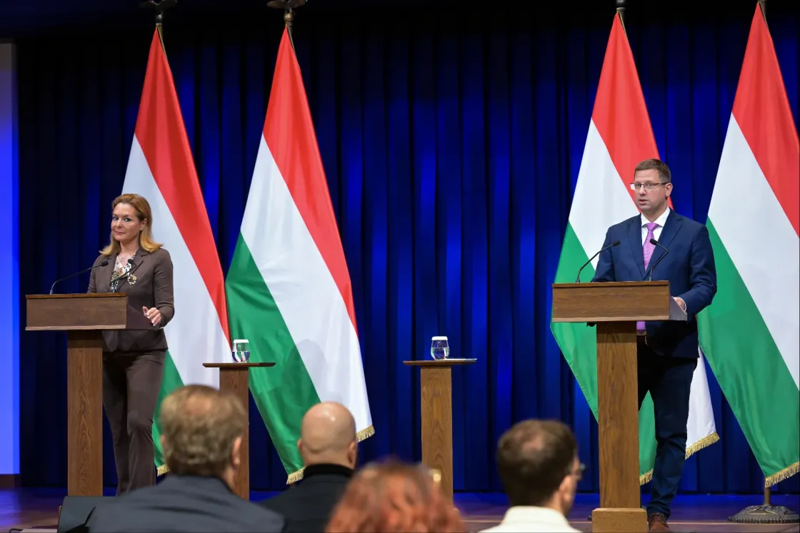 Gulyás Gergely: Aki pedofíliával rágalmaz, annak börtönben a helye