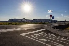 Másfél hónapra leállítják az iváncsai akkugyárat