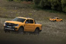 Frappáns megoldás kényszerhelyzetre: kipróbáltuk a Ford Ranger plug-in hibridet