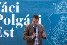 Menczer Tamás: Mind föl lesznek jelentve, mindegyik bíróság előtt fog felelni ezért az aljasságért