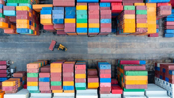 A feketekereskedelem gyengíti a gazdaságot, másrészt közvetlen veszélyt jelent mindenkire, aki ezekhez a termékekhez nyúl – Fotó: Shutterstock