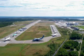 A világ legnagyobb reptere volt, Castro szánkózott mellette, szeptember 11-én ezreknek segített, és az Isten háta mögött van