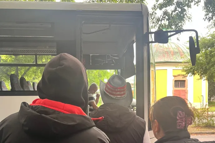 Kitört üvegű busz szállította az utasokat Vácról Berkenyére, a MÁV kötbérigénnyel lép fel az alvállalkozóval szemben
