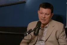 Azonnali hatállyal megszüntette a Privátbankár az együttműködést Káncz Csabával, aki azt állította, tudja, melyik kormánytagok érintettek a Szőlő utcai ügyben