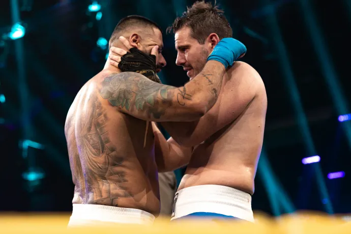 Pápai Joci visszalépett a Sztárboxból ellenfele javára, mert Kocsis Dénes válla kiugrott mérkőzés közben