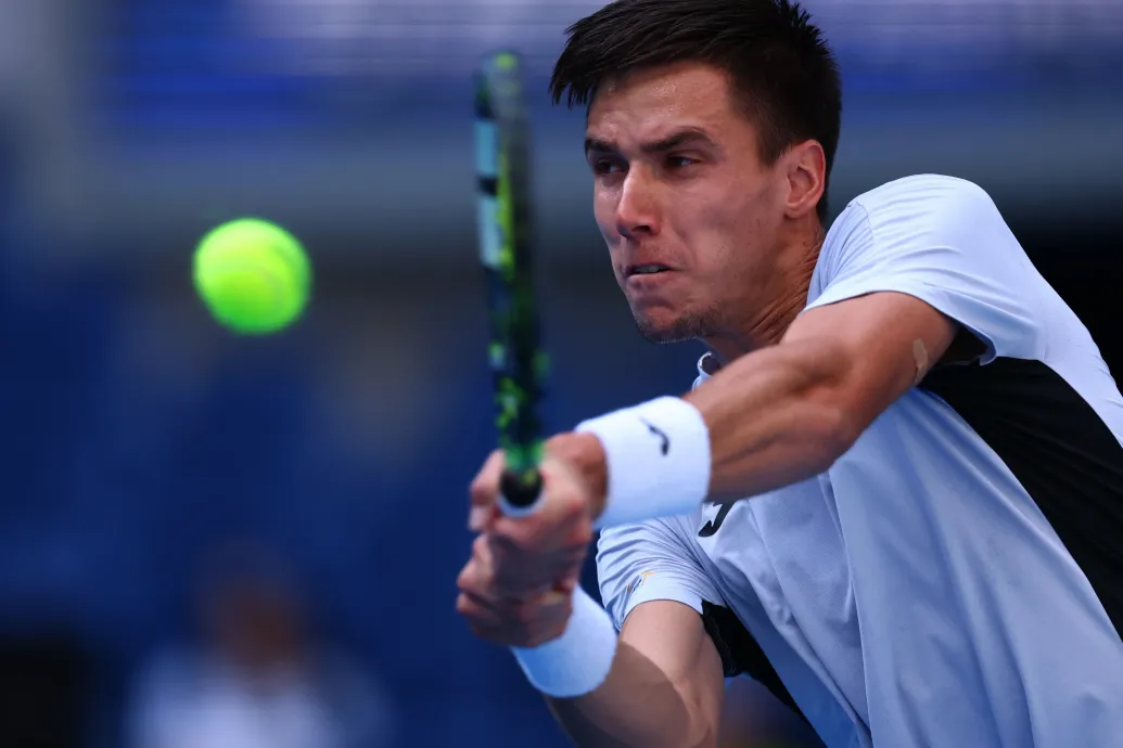 Amikor a szettért adogatott, akkor került mélypontra Marozsán Fábián Sinner ellen – Forrás: Telex.hu