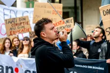 Az ösztöndíjak a hétvégi szórakozást és a tankönyveket jelentették a diákoknak
