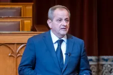 Nyomoz a rendőrség Hadházy és a ferences szerzetes összetűzése miatt