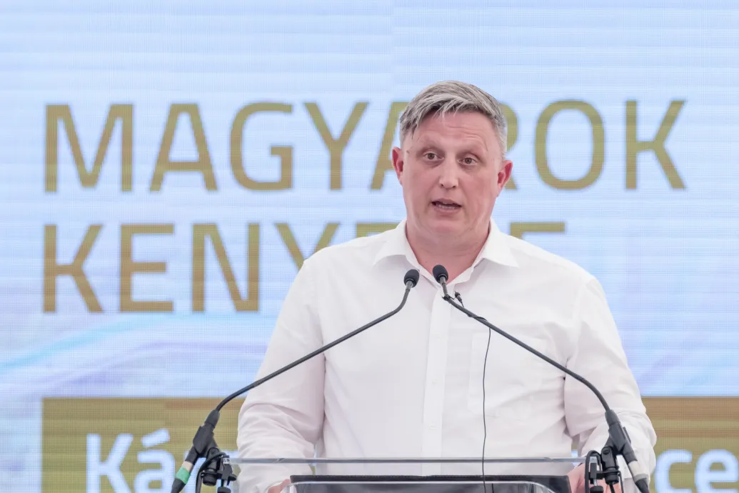 Egy év után még mindig vizsgálati szakaszban van a volt fideszes EP-képviselő ügye, aki a gyanú szerint eltörte egy nő orrát