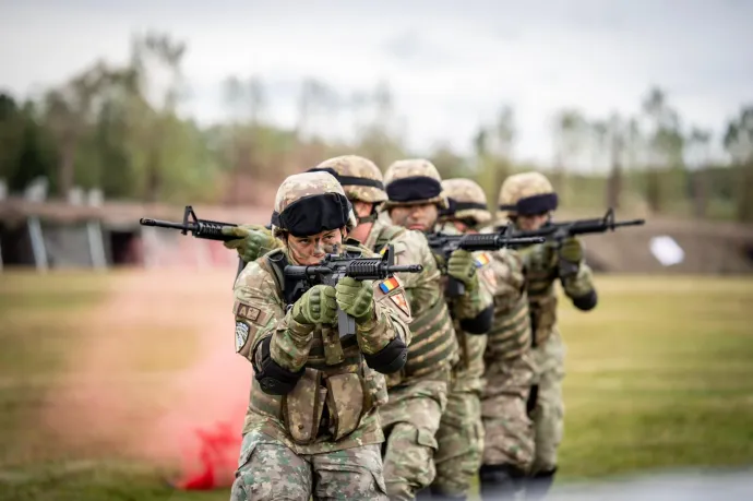 Több mint 5000 euró bónusz járna a havi juttatás mellé az önkéntes katonai szolgálatért Romániában