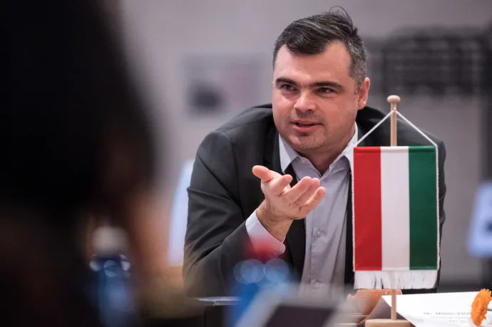 A TV2 vezére, az Index tulajdonosa, Vaszily Miklós is DPK-alapító lett