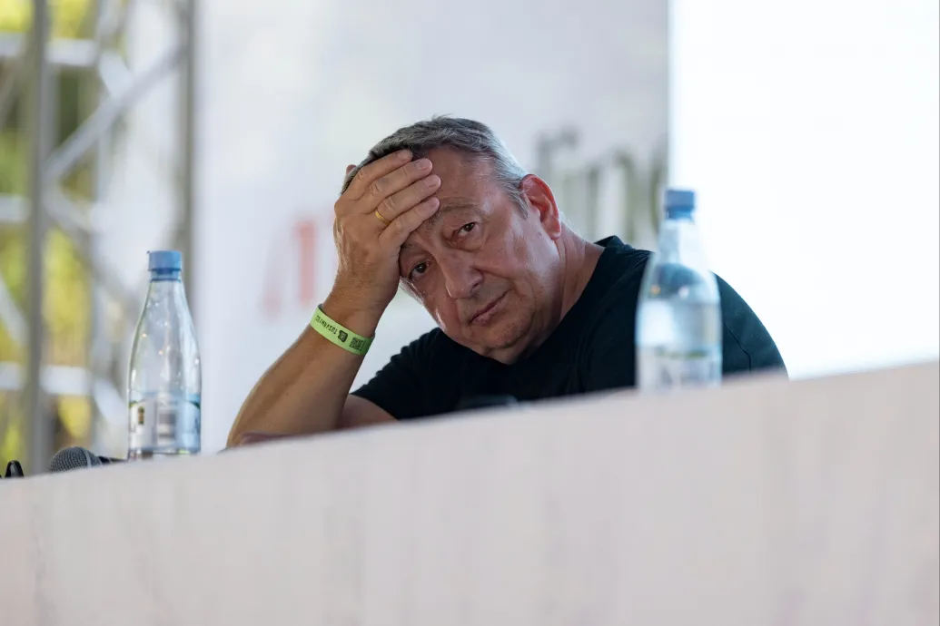 Csak Bayer Zsolttól idézett a parlamentben, de figyelmeztetést kapott Csárdi Antal