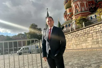 Szeretettel Moszkvából: az MCC diplomáciai vezetője odautazott, és elmondta, micsoda lehetőségeket kínál az orosz hadsereg