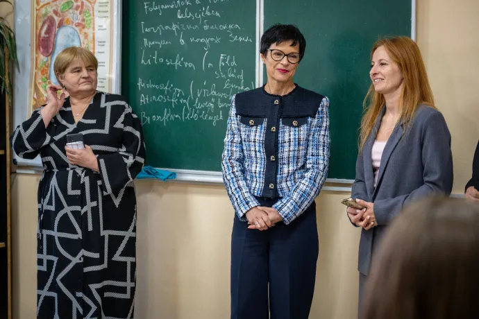 A bővítési EU-biztos szerint az ukrajnai kisebbségek védelmére az ország európai jövője az egyik legerősebb garancia