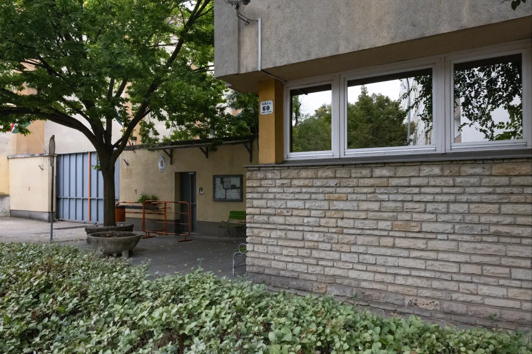 Engedély nélkül tartott légpuskát találtak a nyomozók a Szőlő utcai javítóintézet korábbi igazgatójánál