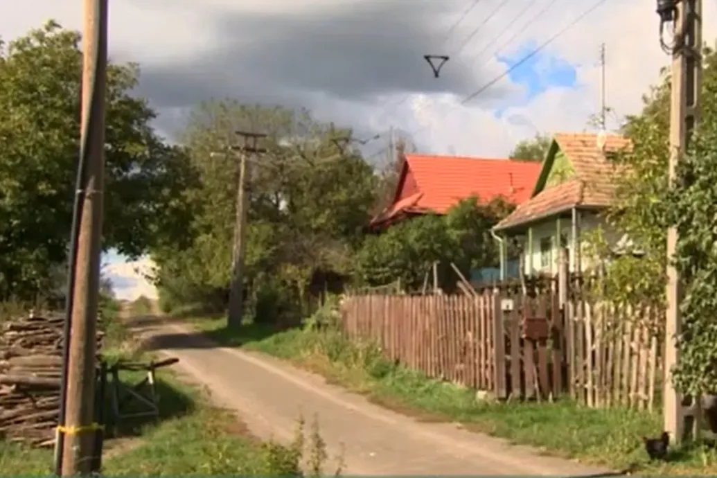 Félmillió forintot kell fizetnie, aki a 350 lelkes Terénybe költözne