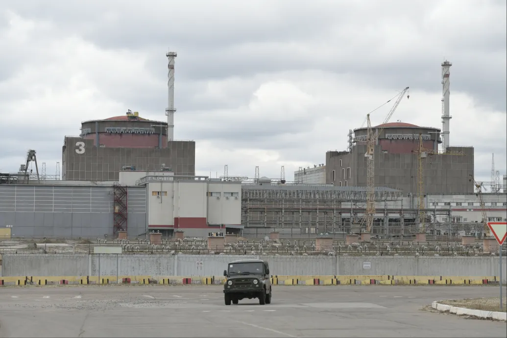Zelenszkij szerint kritikus a helyzet a zaporizzsjai atomerőműnél, ami hét napja nem jut áramhoz