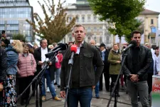 Elindult Magyar Péter Nemzet Hangja akciója, amiben adócsökkentésről és gyerekbántalmazásokról kérdez