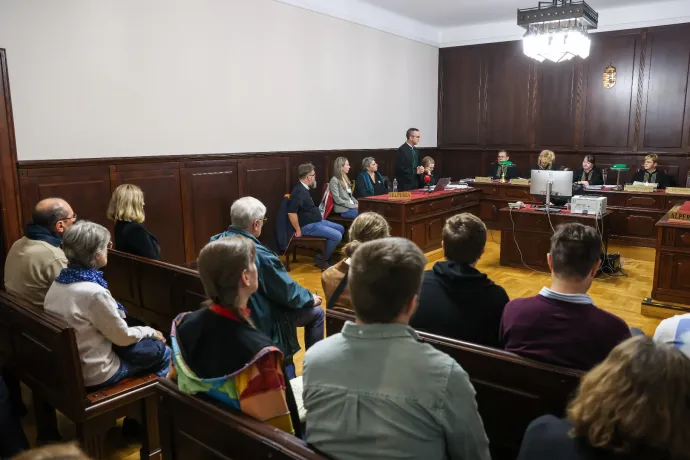 Elutasította a polgári engedetlenség miatt kirúgott kölcseys tanárok kérelmét a Kúria