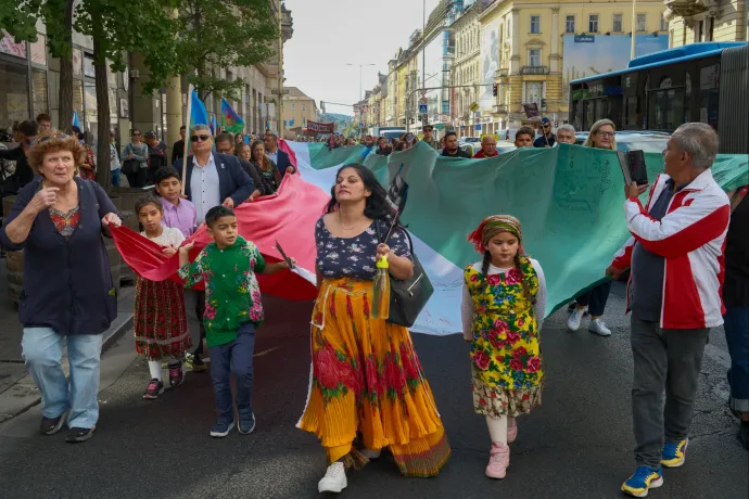 Cigánynak lenni méltóság: erdélyi tanulságai is lehetnek a budapesti Roma Büszkeség Napjának