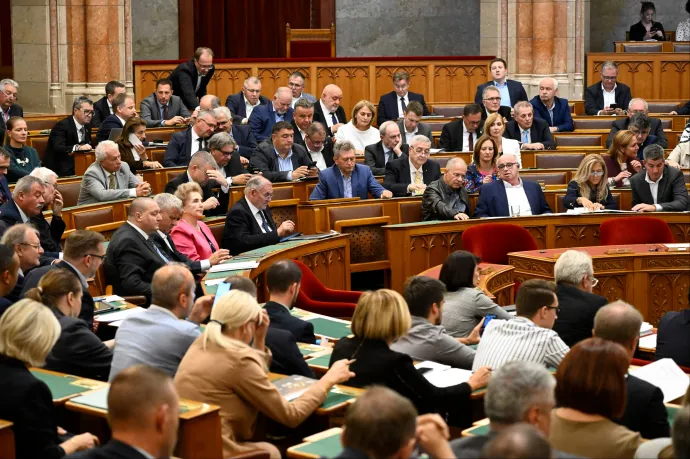 A kormány rendkívüli parlamenti ülést hív össze, hogy gyorsan meg tudják hosszabbítani a háborús veszélyhelyzetet