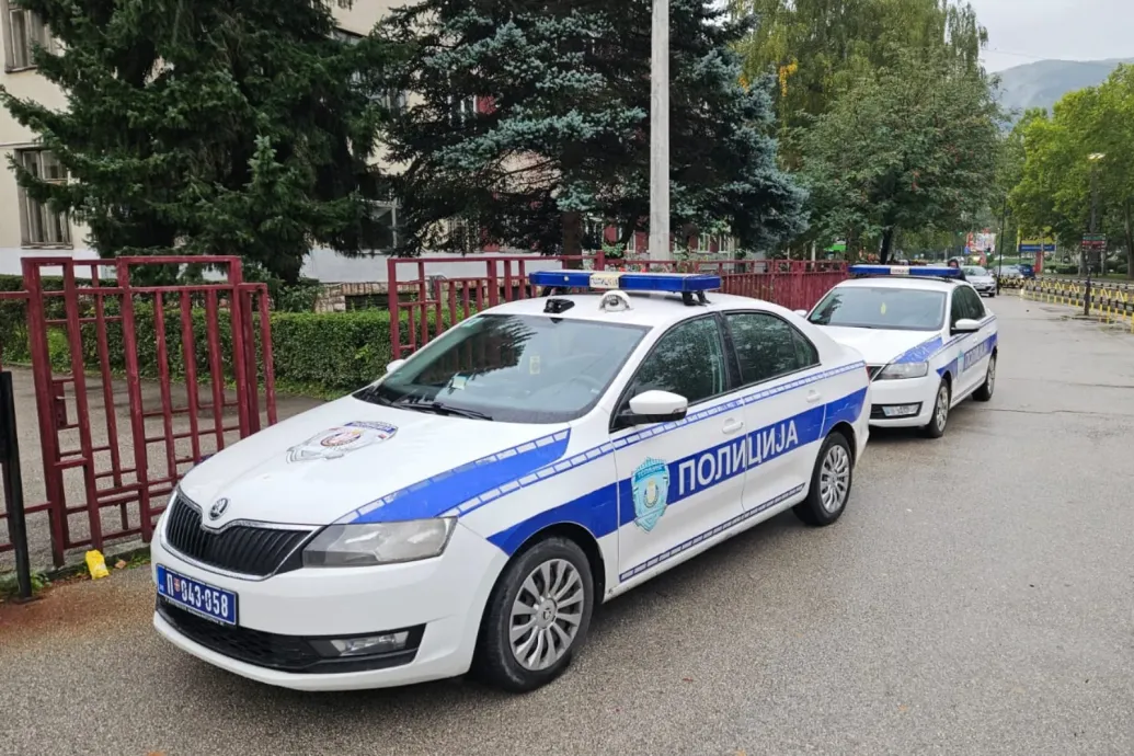 Bombariadó miatt ürítettek ki több száz iskolát Szerbiában
