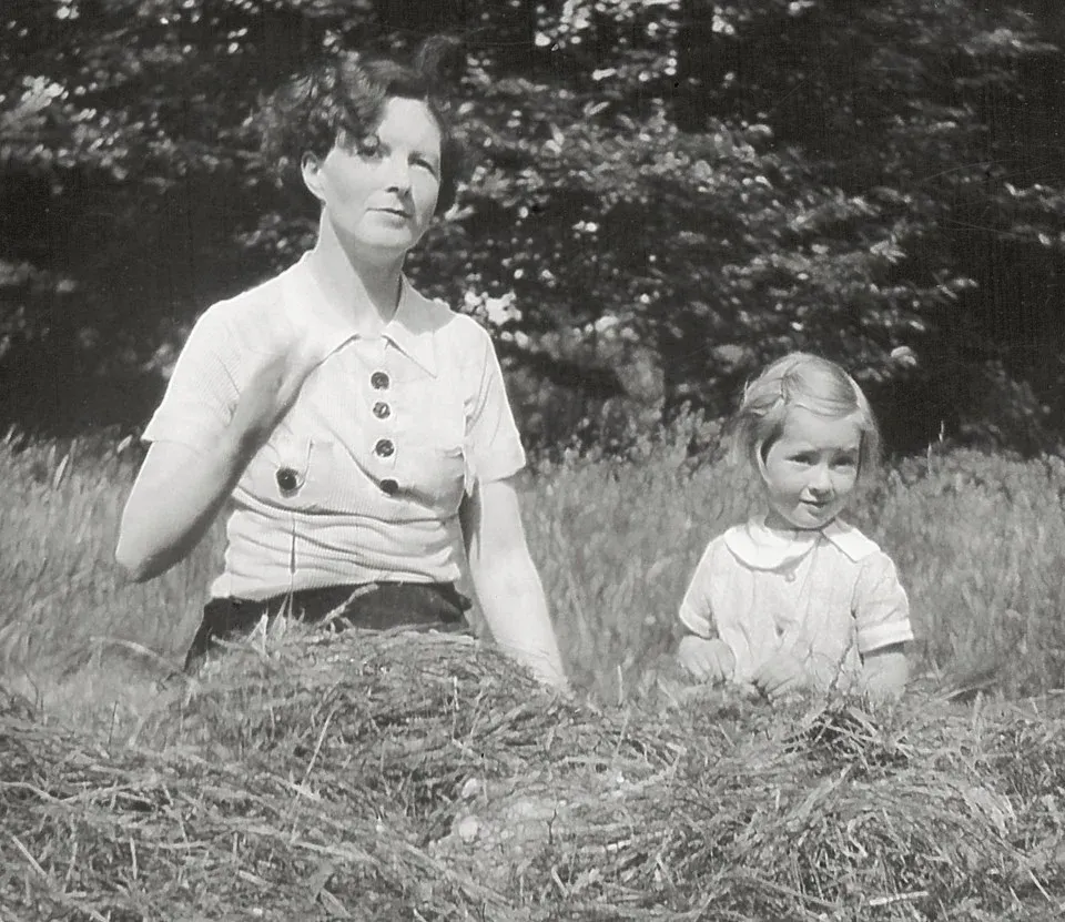 Jane Goodall és édesanyja – Fotó: Jane Goodall Intézet