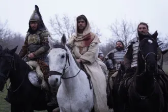 A tatárjárásról szóló filmben úgy beszélnek a magyarok, ahogy a kormány szól hozzájuk az M1-en