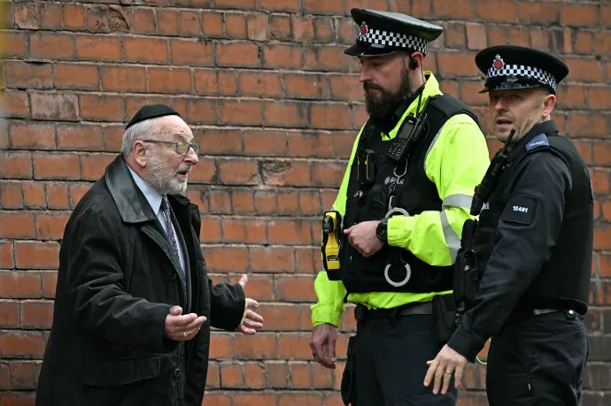 Terrorcselekmény volt a brit rendőrség szerint a két halálos áldozatot követelő támadás a manchesteri zsinagógánál