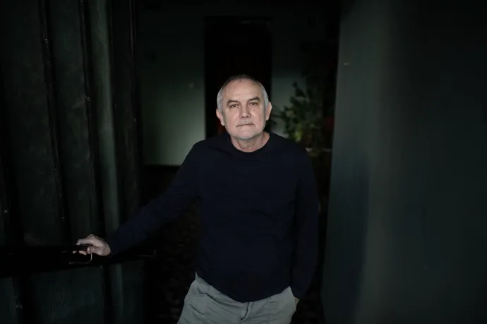 „Van olyan díj ma az országban, amit nem szabad megkapni, elfogadni, mert kivel kezelsz le” – Darvasi László kapta az idén alapított Esterházy Irodalmi Díjat