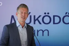Magyar Péter konkrét egészségügyi programot hirdetett rövidebb várólistákkal, régiós kórházakkal és utalt arra, ki vezetheti majd a minisztériumot