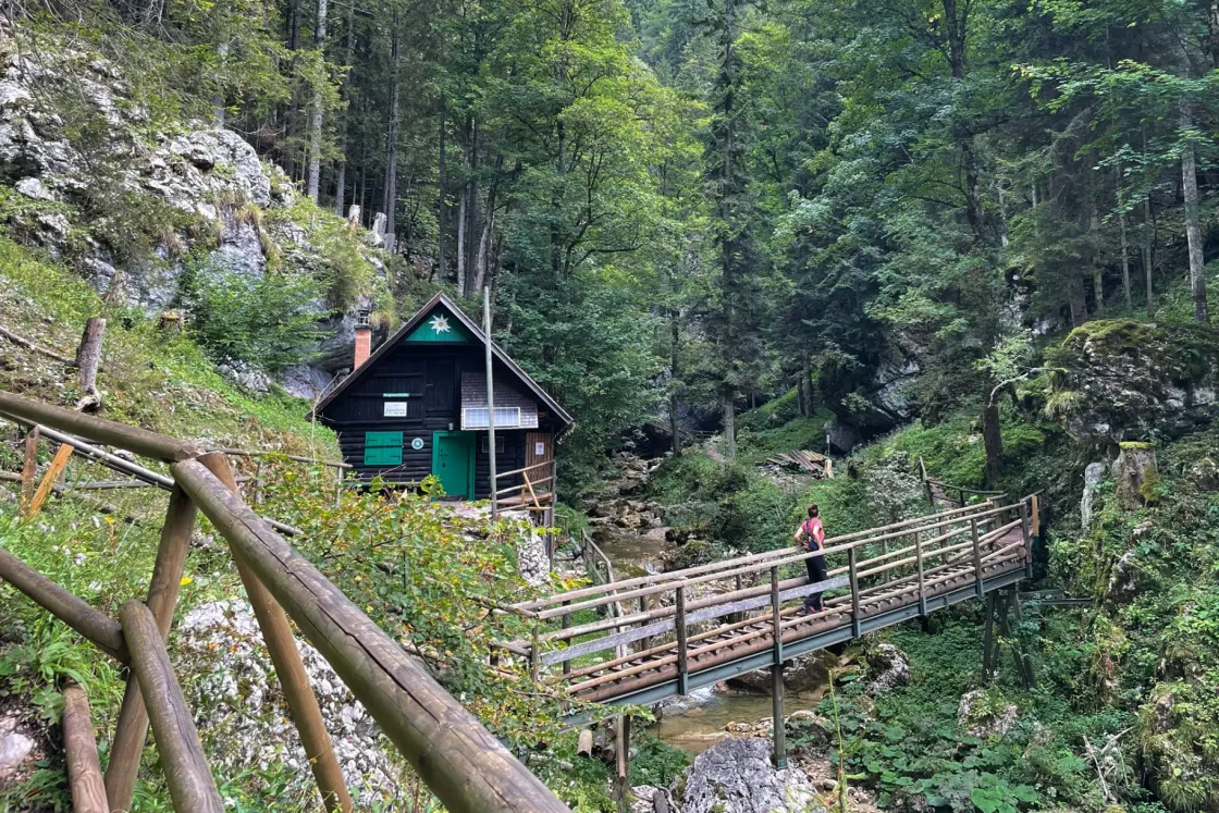 Doronglétrán a mennyekbe: kipróbáltuk az újranyílt Medve-szurdokot
