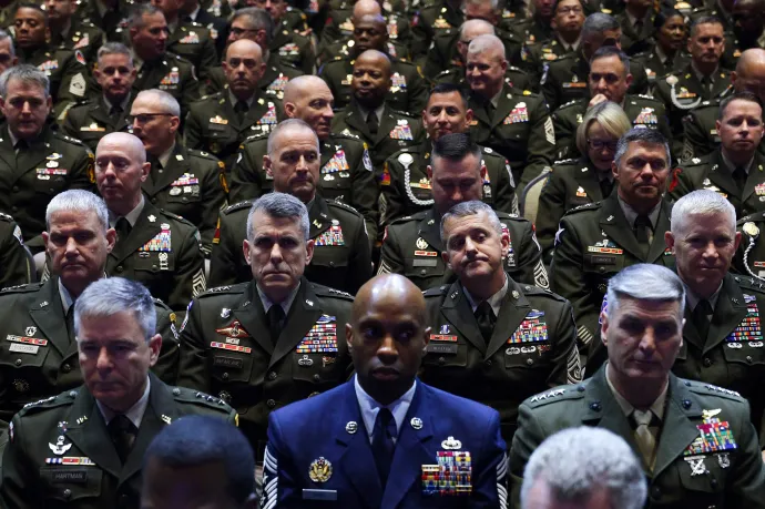 Magas rangú katonai vezetők a tengerészgyalogság virginiai támaszpontján, Quanticóban 2025. szeptember 30-án – Fotó: Alex Wong / Getty Images