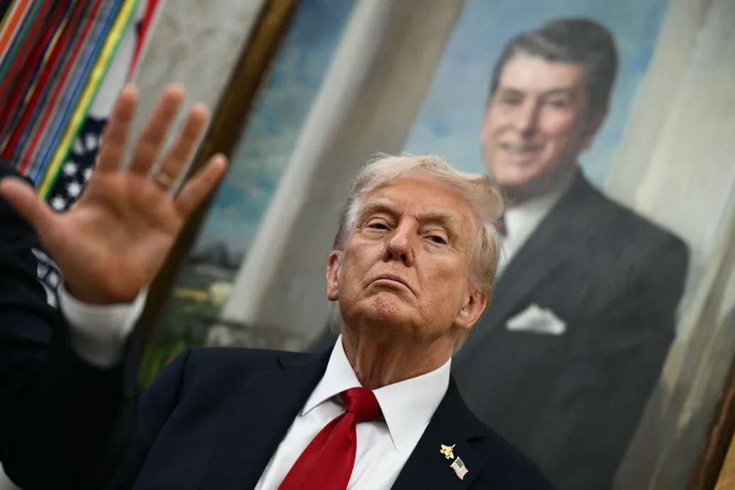 Donald Trump felszólította Izraelt, hogy hagyja abba a Gázai övezet támadását