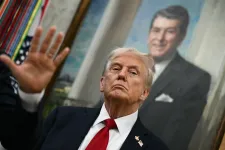 Donald Trump felszólította Izraelt, hogy hagyja abba a Gázai övezet támadását
