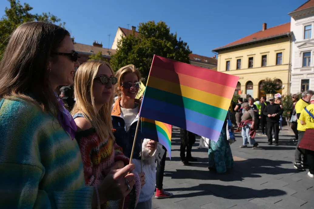 Elindult a betiltott Pécs Pride, ötödször szervezik meg az emberi jogi tüntetést a városban