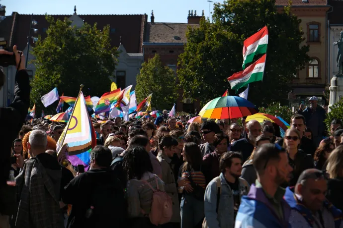 Megtelt a Kossuth tér, a tüntetők elindultak – Fotó: Gűth Ervin / Telex