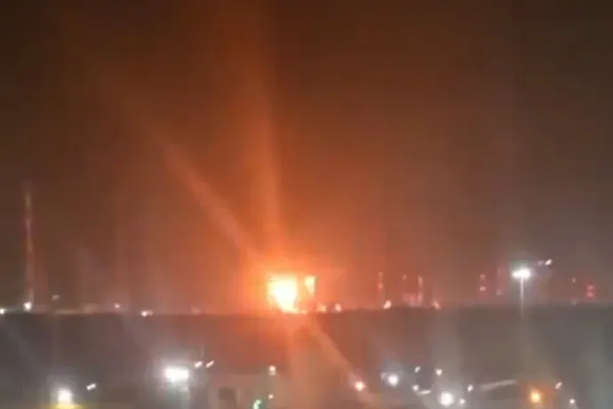 Ukrán dróntámadás után ismét lángolt Oroszország egyik legnagyobb olajfinomítója