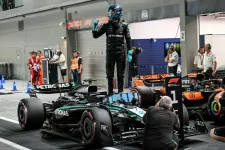 Forma-1: Russellé a pole pozíció a Szingapúri Nagydíjon