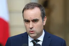 Extra jövedelemadót vetne ki a francia kormány a szupergazdagokra