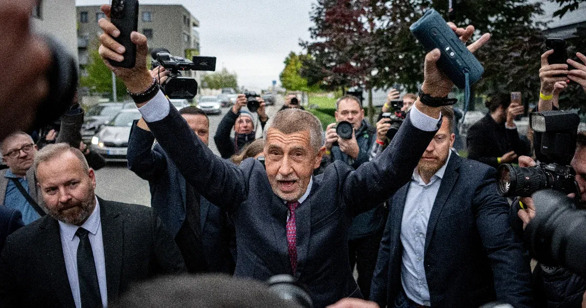 Orbán szövetségese nyerte a cseh választásokat, annyira, hogy elsőre el sem hitte, de így is koalícióra szorul