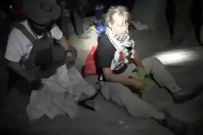 Greta Thunberg szerint ágyi poloskákkal teli cellában tartották fogva az izraeli hatóságok, inni sem kapott eleget