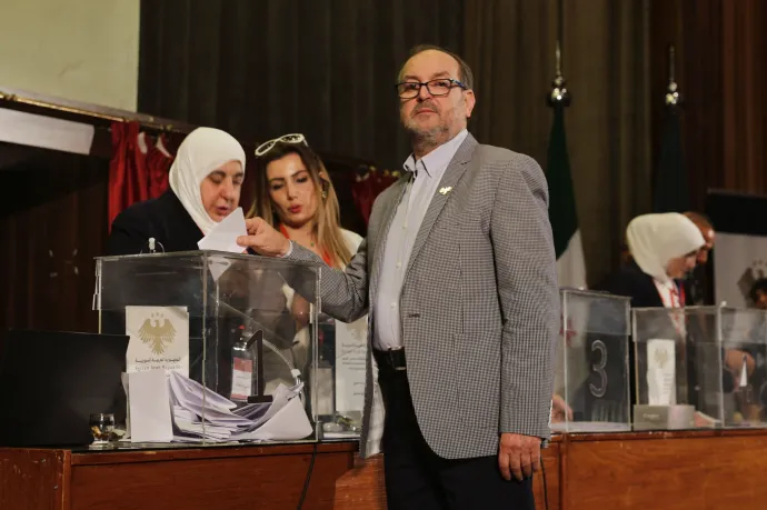 Történelmi fontosságú, bár igen csonka választást tartanak Szíriában