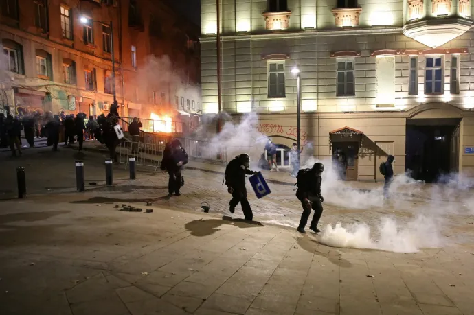 Orbán grúz barátja újra választást nyert, újra zavargások törtek ki, újra fenyeget