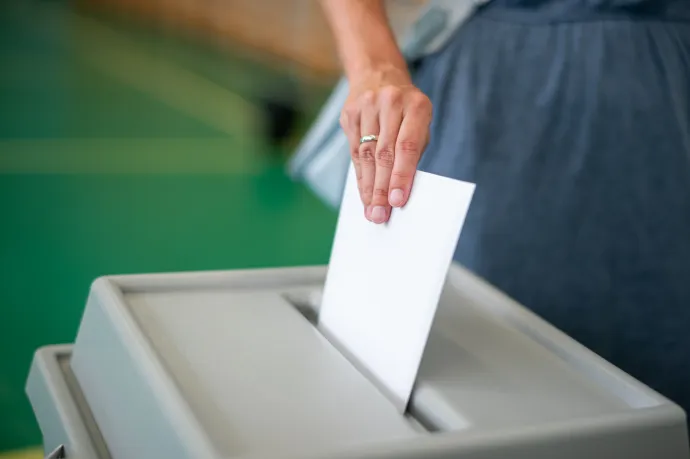 A Republikon 8 százalékpont előnyt mér a Tiszának a biztos választóknál