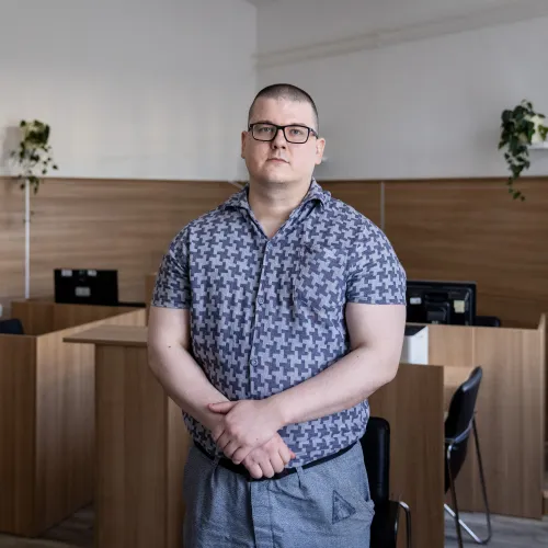 „Ha engedtem volna a lelkiismeretemnek, az üzlet kevésbé lett volna jövedelmező” – interjú a csomagautomatás csalás úttörőjével