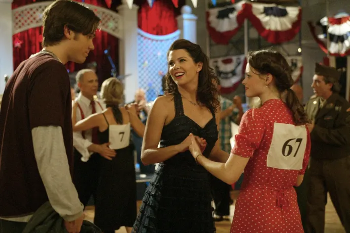 Dean (Jared Padalecki), Lorelai és Rory – Fotó: Warner Bros.